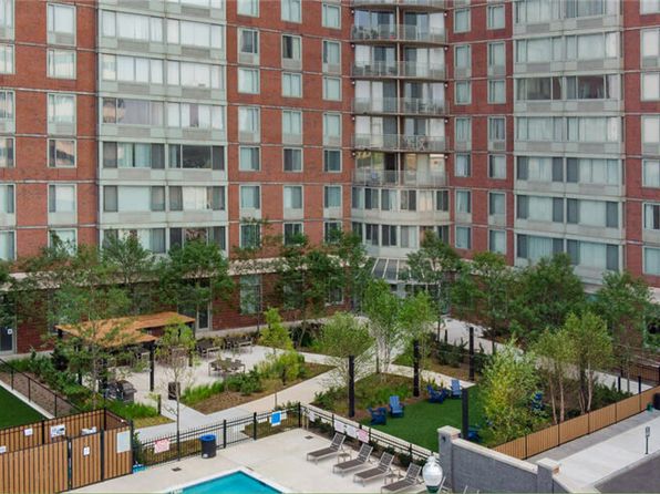 1 Shearwood Pl APT 215