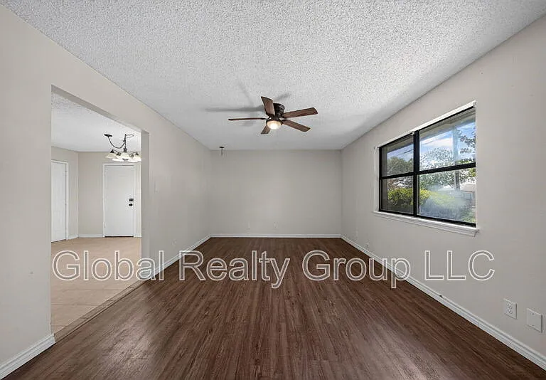 306 Meadow Dr — Photo 7