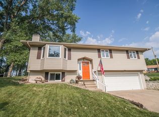702 Bowman Ave, Glenwood, IA 51534