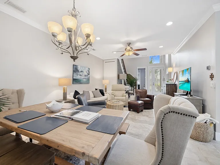 1913 Robalo Dr — Photo 13