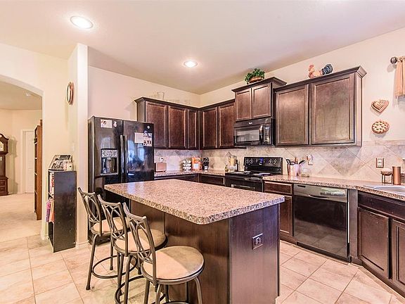 4th image of 3145 Rockwell Ln