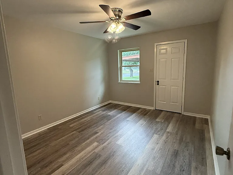 1407 N Crockett St #1407 — Photo 8