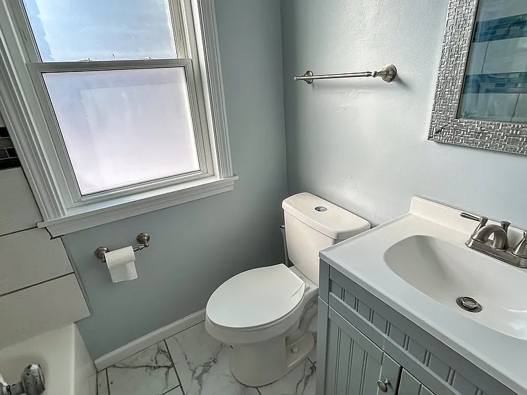 5846 N Keystone Ave — Photo 17