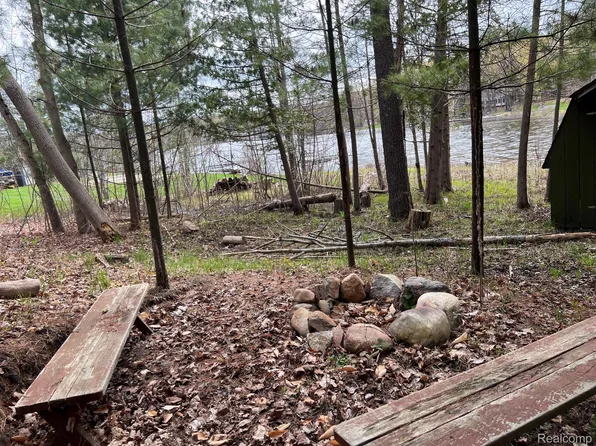 2903 Rushton Rd, Central Lake, MI 49622