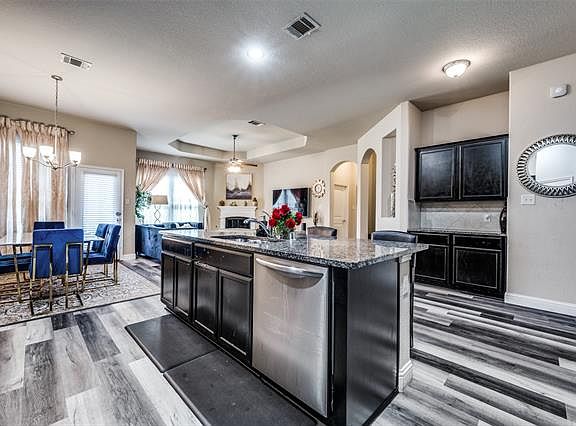 5th image of 1100 Lake Meadow Ln