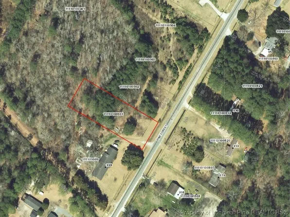 9 Pine Forest Dr, Maxton, NC 28364