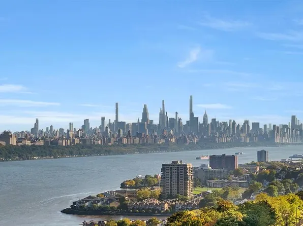 1600 Parker Ave #16D, Fort Lee, NJ 07024