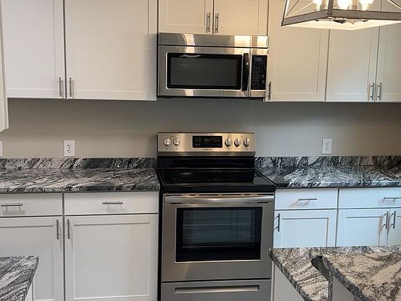 4th image of 2313 Grand Ave