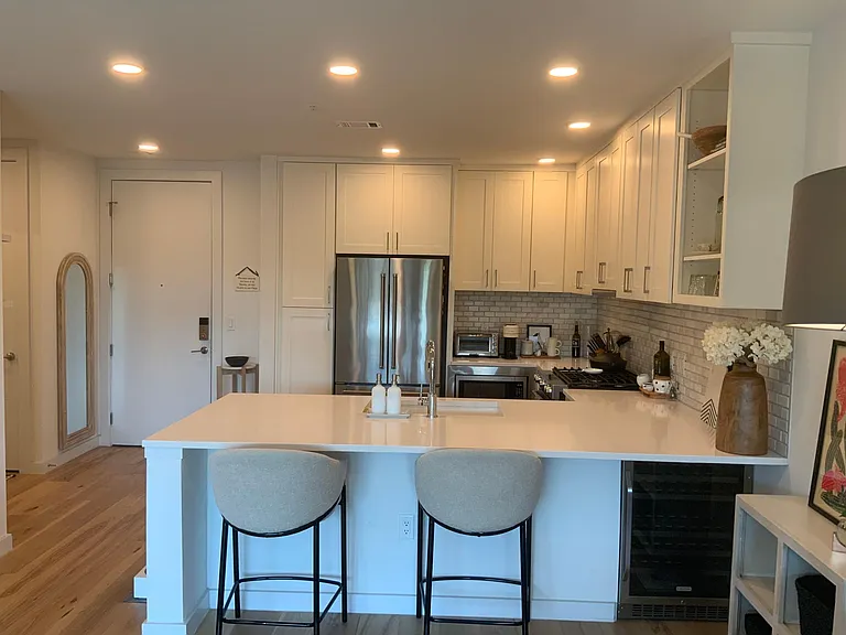 900 S 1st St #410 — Photo 13