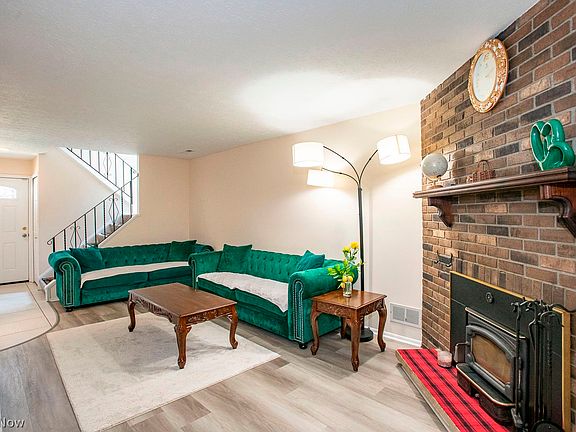 4th image of 8830 Holly Ln #46