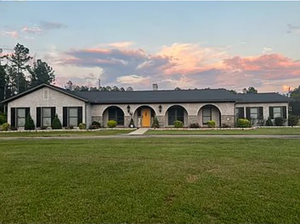 1100 Hillsboro St, Forest, MS 39074
