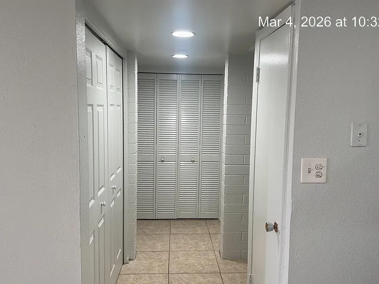 2026 W Cactus Rd #A — Photo 9
