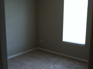11195 Helm Dr APT 736, Zionsville, IN 46077