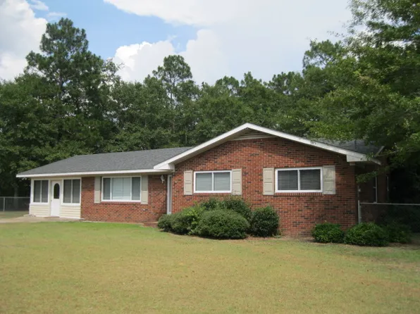 108 Dogwood St, Glennville, GA 30427