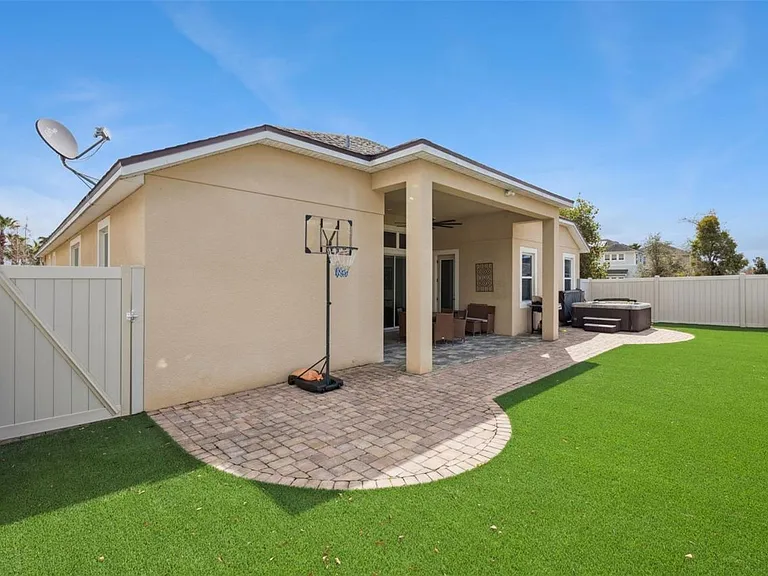 2683 Amati Dr — Photo 35