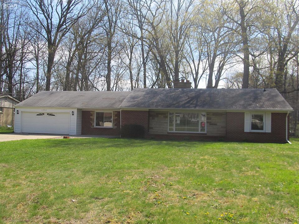 1st image of 1352 N Packard Ave