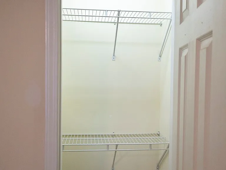 1555 W King St — Photo 4