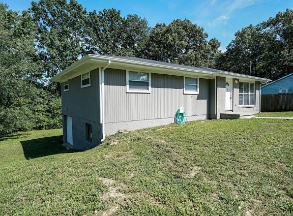 4th image of 1010 W Circle Dr