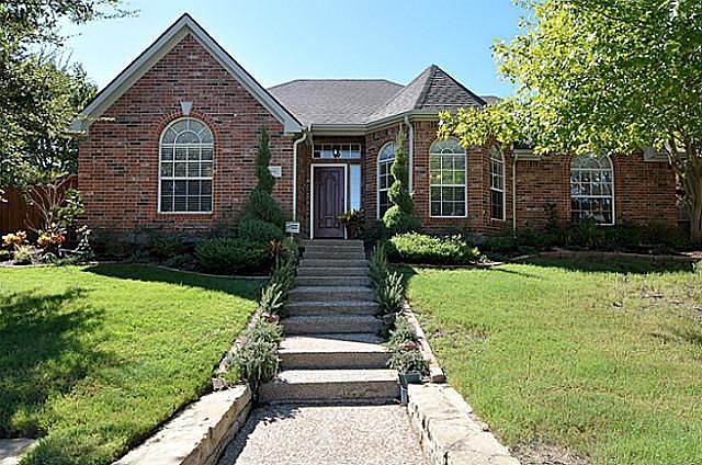 1st image of 9301 Vista Cir