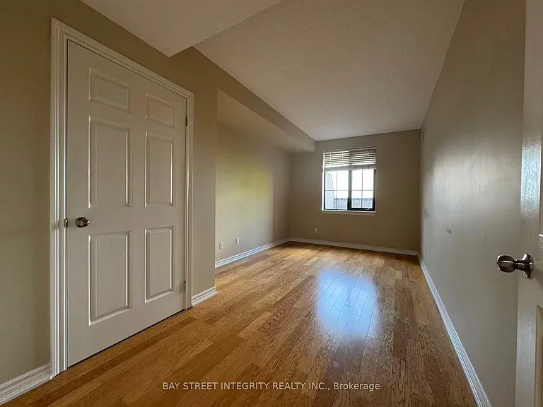 47 Caroline St N #402 — Photo 13