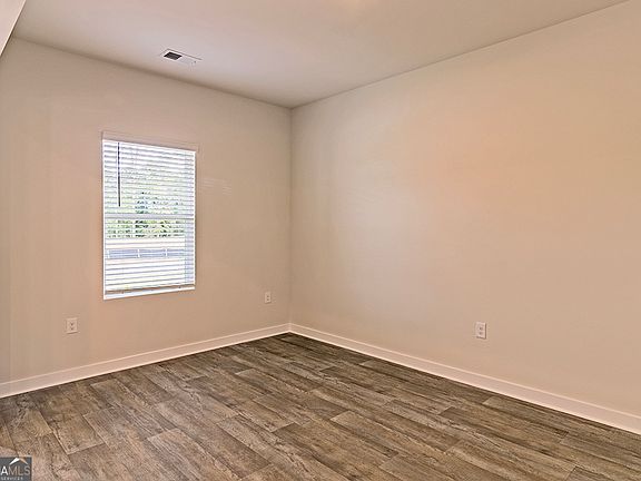 4th image of 342 Jarrett St