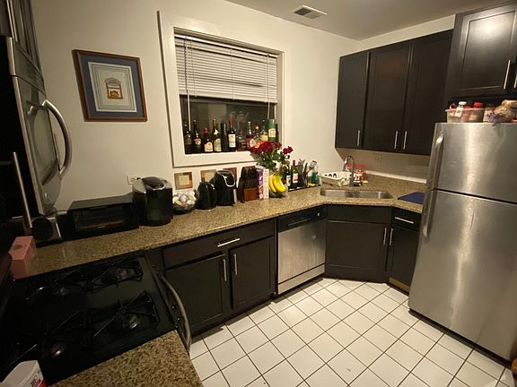 5th image of 1971 W Evergreen Ave #1F
