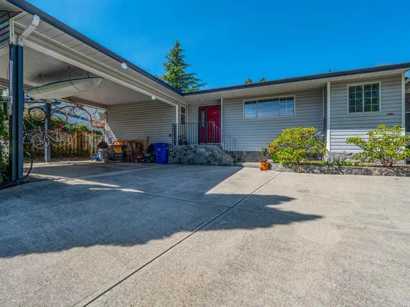 5453 Carnaby Pl, Sechelt, BC V0N 3A7