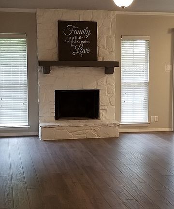 3rd image of 7505 Lago Frio