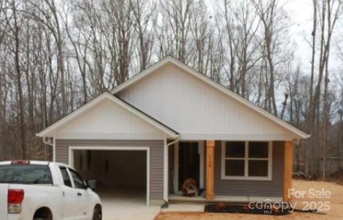 1st image of 1138 Lakewood Dr