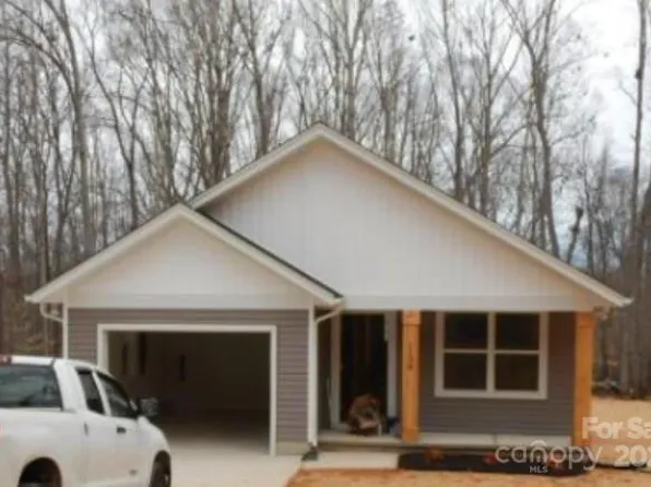 1138 Lakewood Dr, Newton, NC 28658