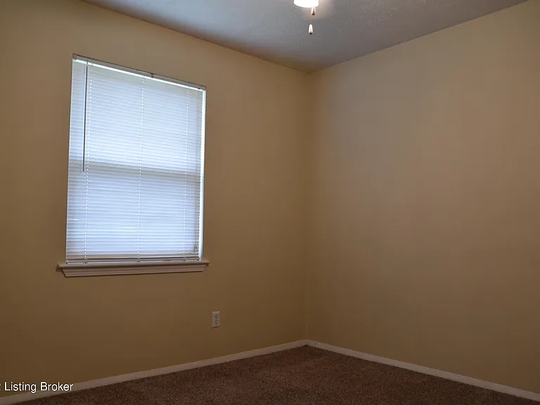 11408 Center Hill Ct — Photo 11