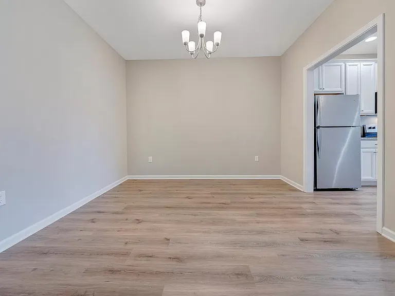915 Holland Loop NW — Photo 6