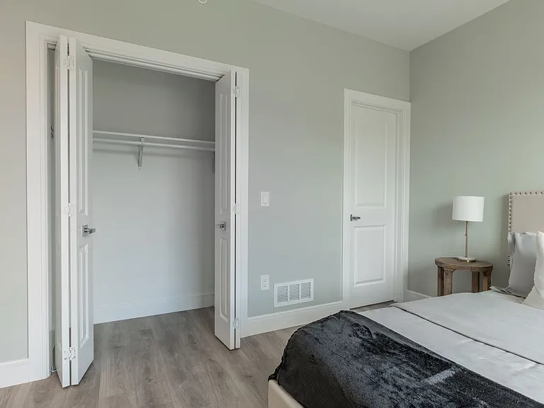1222 N Marshall St — Photo 77