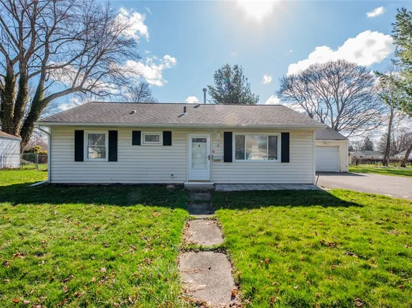 2 Beechcraft Dr, Rochester, NY 14606