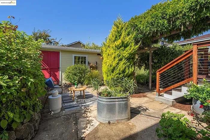 5373 James Ave — Photo 30