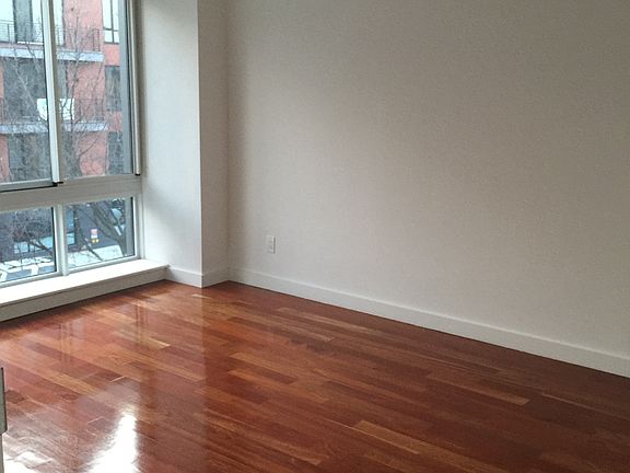 3rd image of 555 Classon Ave #5th
