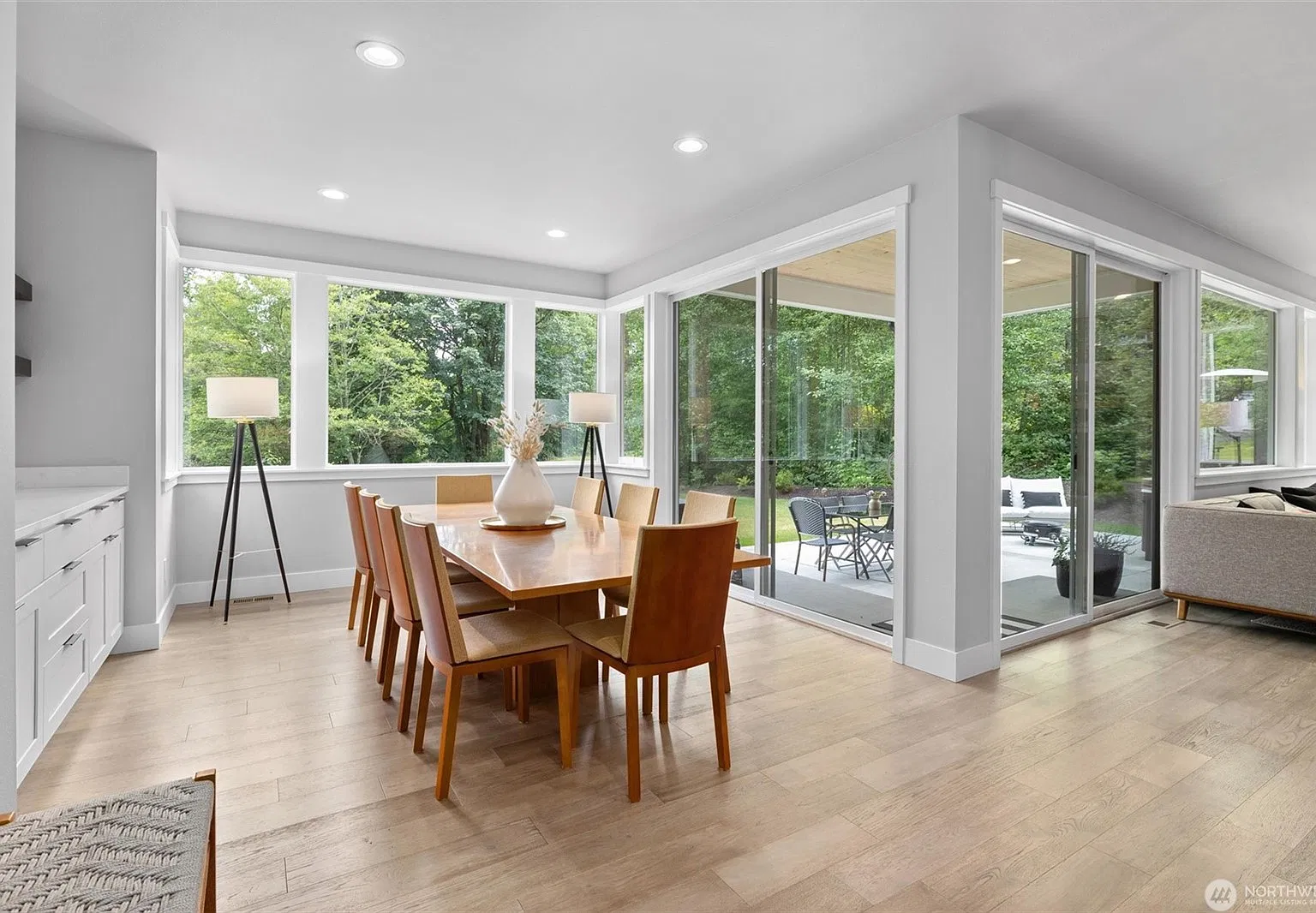 5 bed, 3210 sqft, $5,750 — Photo 4