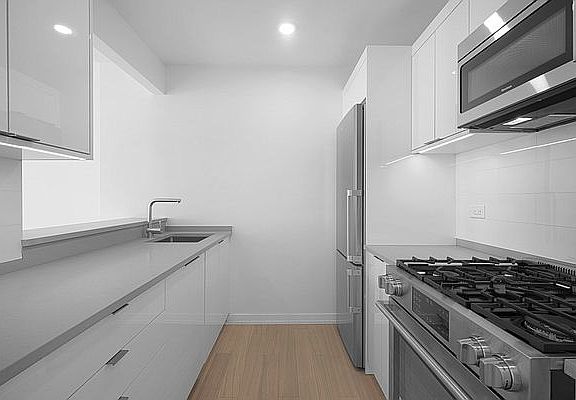 4th image of 75 W End Ave Unit S8i
