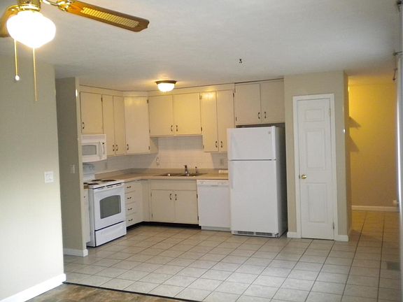 2nd image of 803 Dogwood Dr