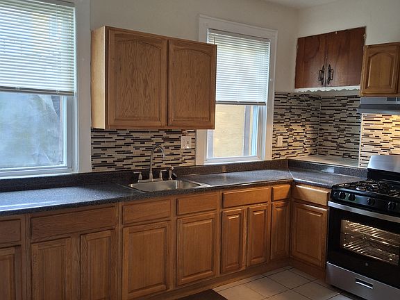 3rd image of 104 N Munn Ave #1