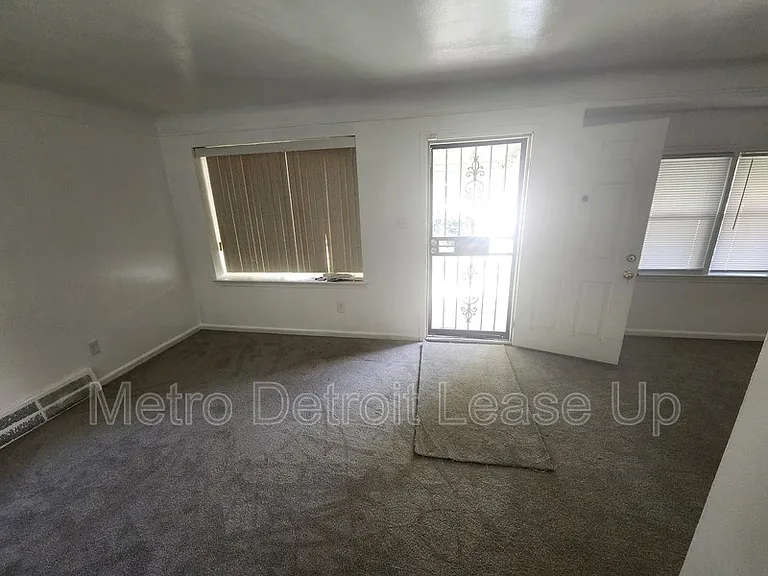 19455 Avon Ave — Photo 2
