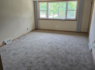 7414 W Fernwood Cir APT 4, Milwaukee, WI 53219