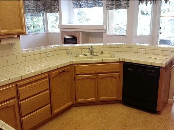 3rd image of 1567 Faulkner Dr