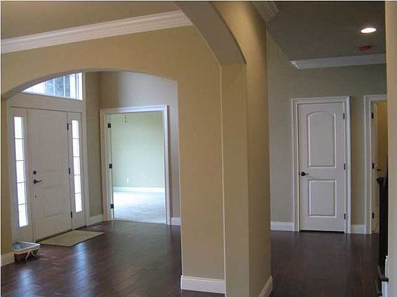 3rd image of 411 Mannington Dr