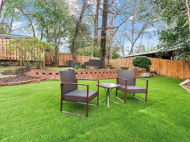 525 Spring Valley Rd NW — Photo 24