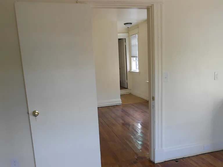 2333 Victor St — Photo 7