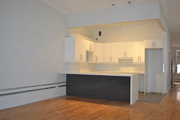 Rented by Tabak Real Estate | media 9