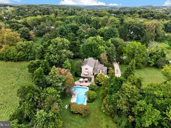 1043 Bodine Rd, Chester Springs, PA 19425