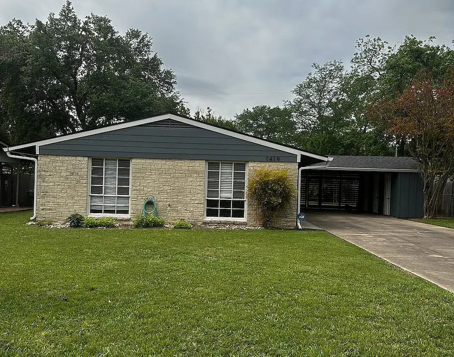 1419 Ridgemont Dr