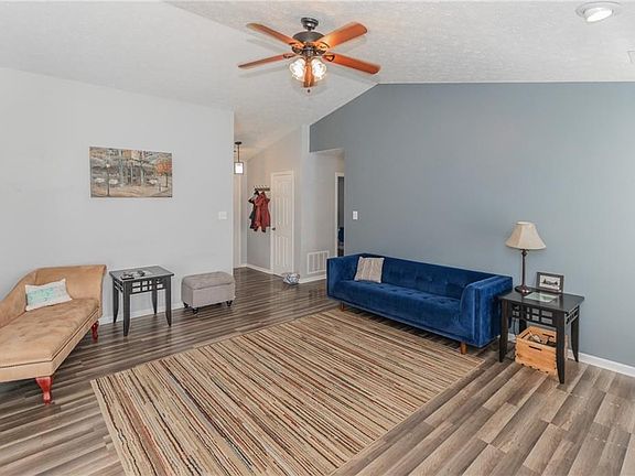 4th image of 5643 Pine Knoll Blvd